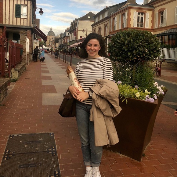 Meet Your Posher: Cecelia! - Picture 2 of 6